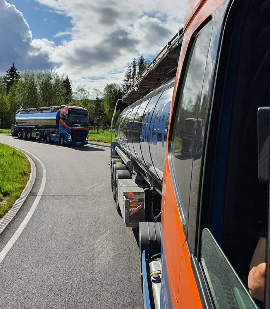 Transport flüssige Lebensmittel / Tankwagen von Foodsped
